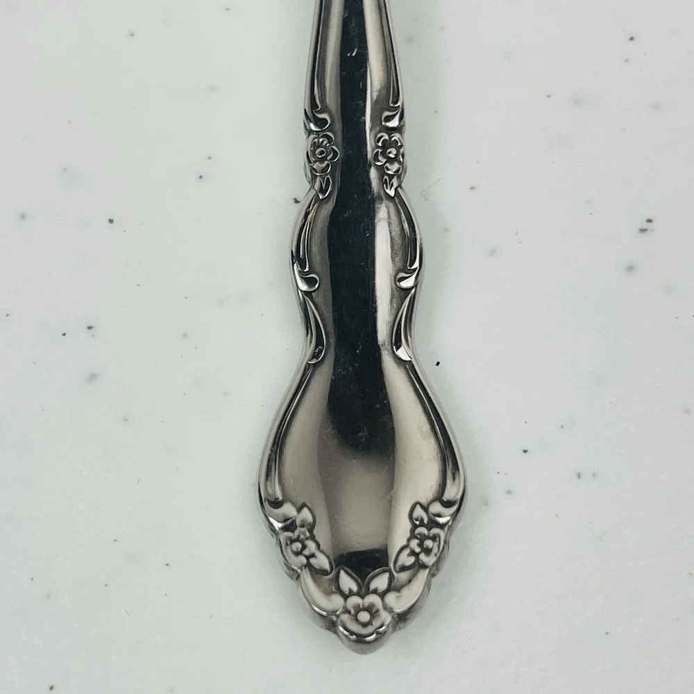 Oneida Dover Cube Set of 2 Oval Soup Spoons Heirloom Stainless Flatware